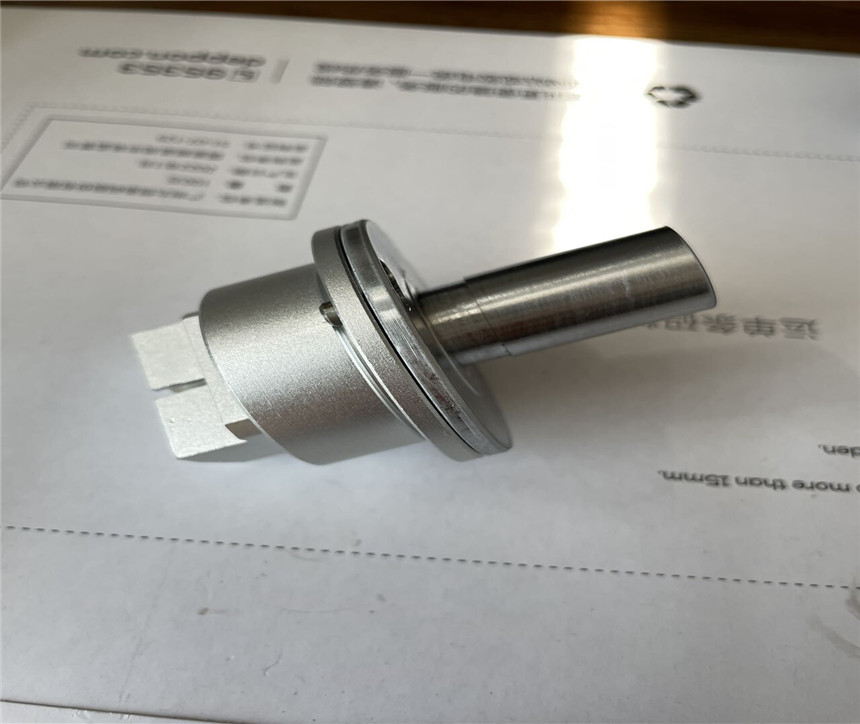 Cutting head holder